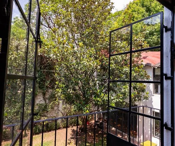 Casa Blanca In Coyoacan